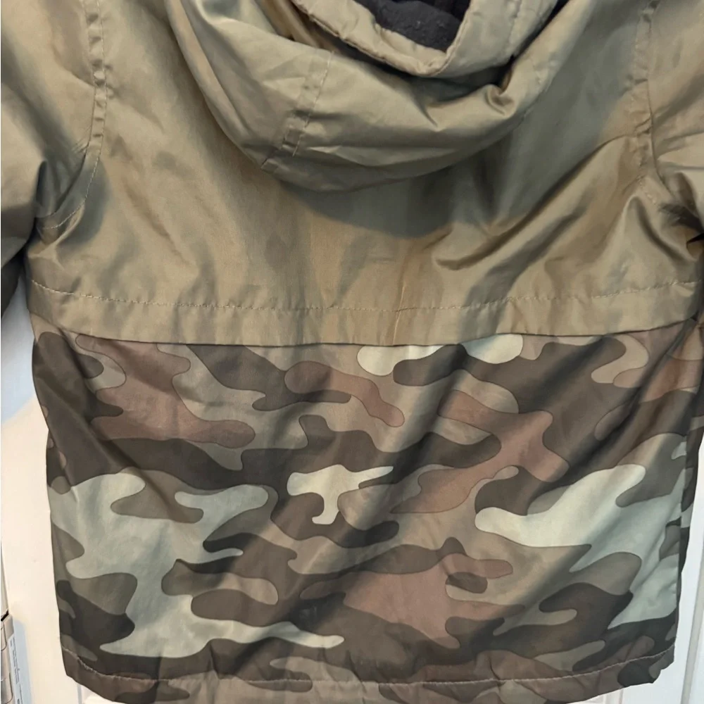 Carter's Kids Camo Jacket - Green and Brown. Adorable! Lined. Like New.Sz 6